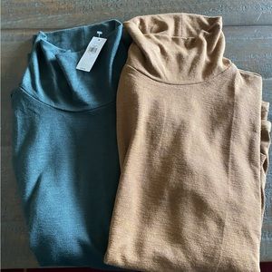 Bundle of 2 Banana Republic Luxespun turtlenecks